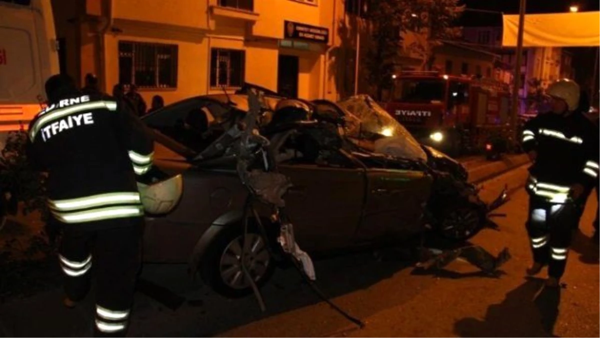 Edirne\'de Trafik Kazası: 1 Ölü, 1 Yaralı