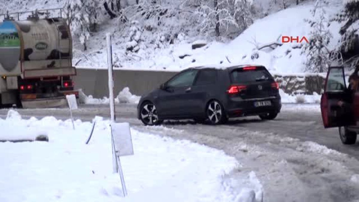 Kastamonu Ilgaz Dağı\'nda Kar Ulaşımı Aksattı