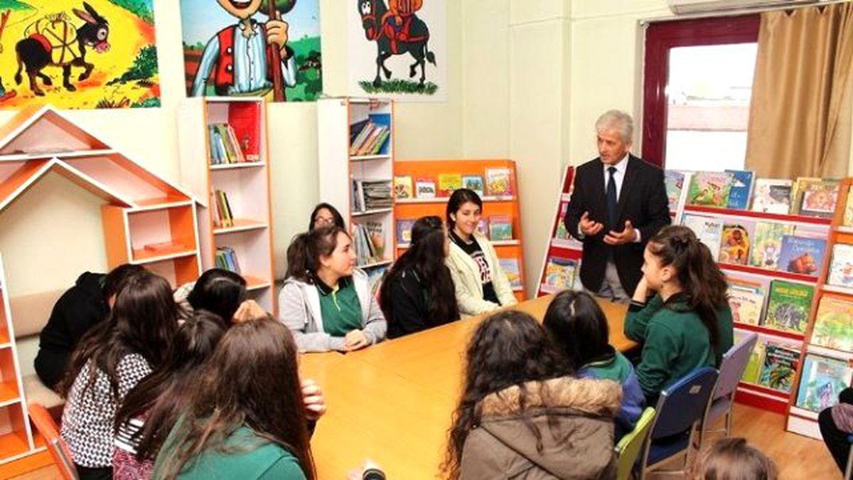 Kütüphaneler Öğrencilere Göz Kırpıyor