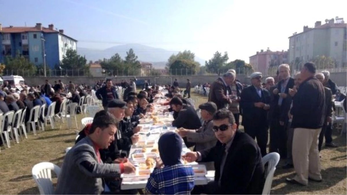Milletvekili Özkaya\'dan Dinar\'da Şükür Yemeği