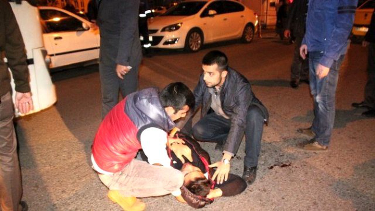 Otobüsün Çarptığı Genç "Ne Vurdu Bana?" Diye Sordu