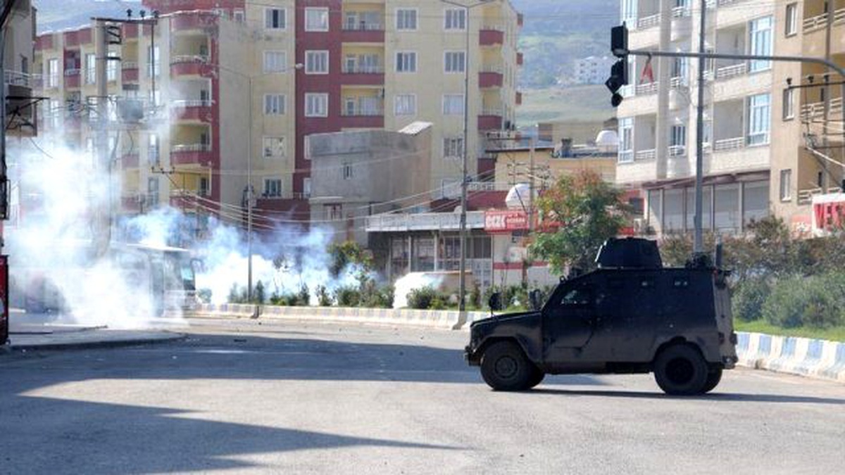 Teröristlerin Attığı Roketatar Mermisi Hastaneye İsabet Etti