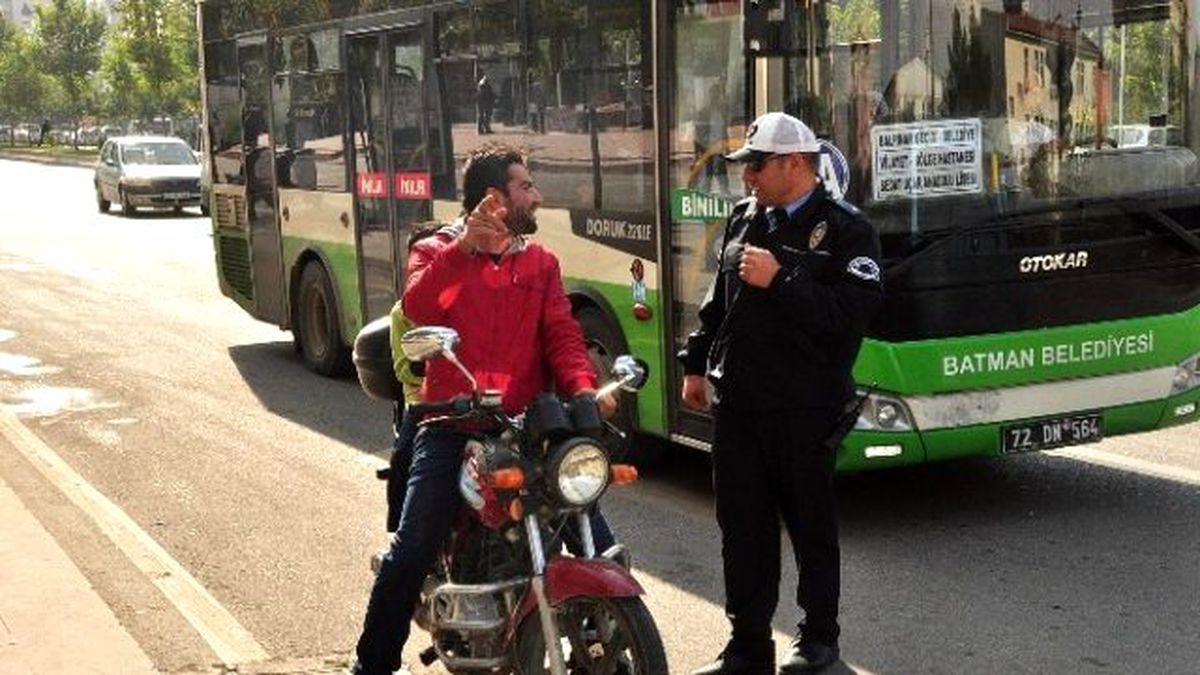 Trafik Ekipleri, Motosiklet Sürücülerini Denetledi