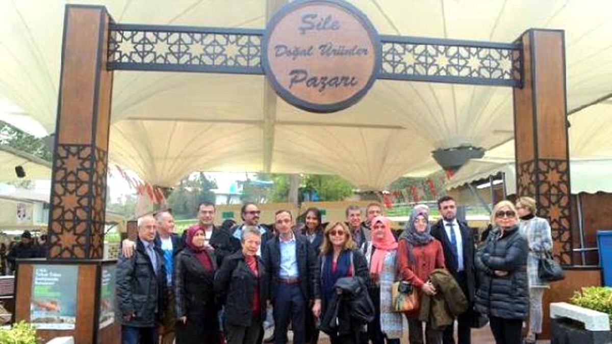 Yeryüzü Pazarı\' Pazarı Açıldı Köylüler Sadece Üretici Olmaktan Kurtuldu