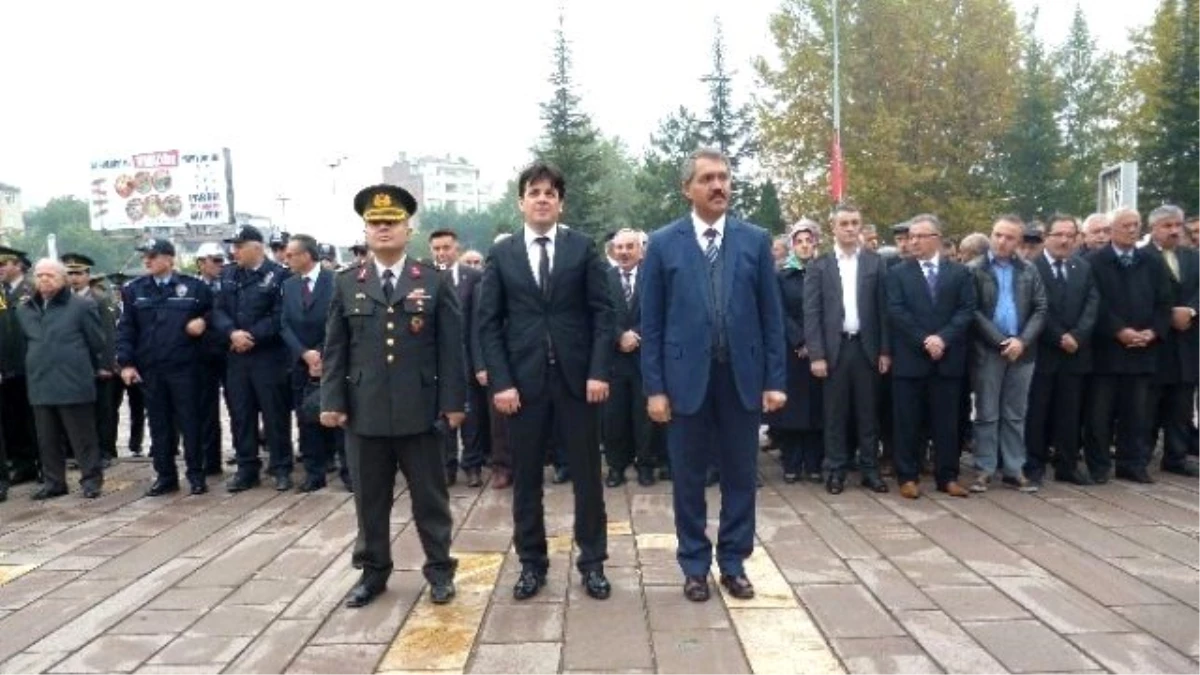 Atatürk 77. Ölüm Yıl Dönümünde Turhal\'da Anıldı