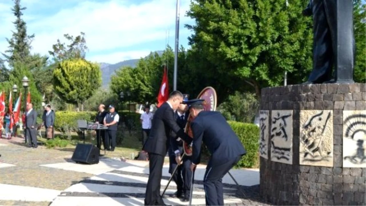 Atatürk Bozyazı\'da Törenle Anıldı