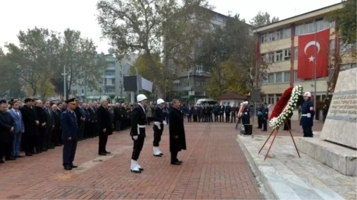 Atatürk, Ebediyete İntikalinin 77. Yılında Anıldı