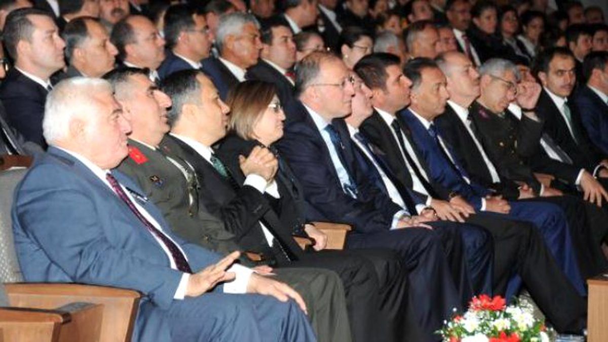 Atatürk, Gaziantep\'te Anıldı (2)