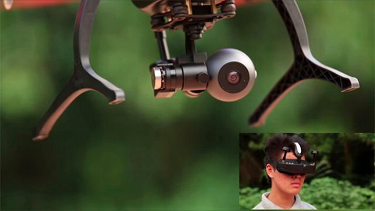 Bu Drone, Sanal Gerçeklik Gözlüğüyle Kontrol Edilebiliyor!