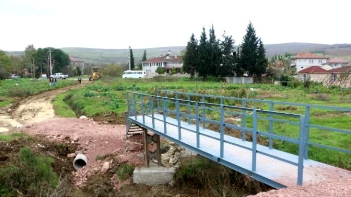Çiftlikköy\'de Yaya Köprüleri İnşa Ediliyor