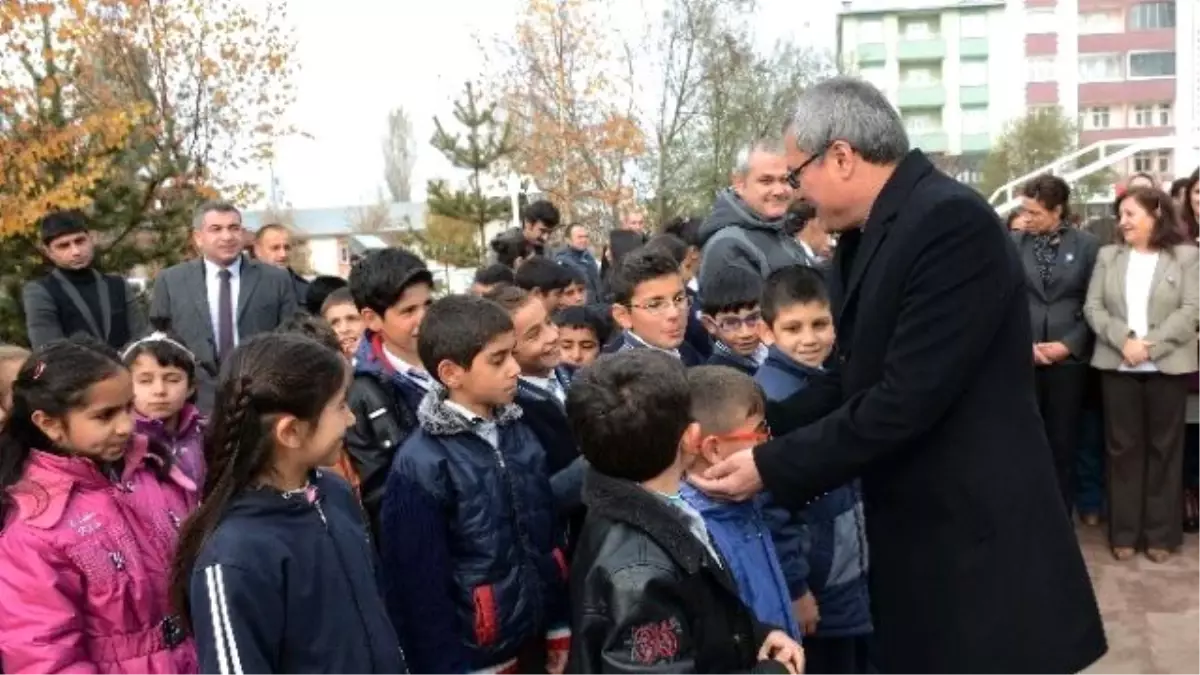 Cumhuriyetimizin Kurucusu Mustafa Kemal Atatürk, 77. Ölüm Yıl Dönümünde Törenlerle Anıldı