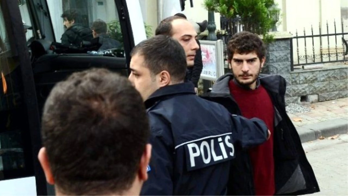 Dolmabahçe\'de "Cenaze" Protestosu: 8 Gözaltı