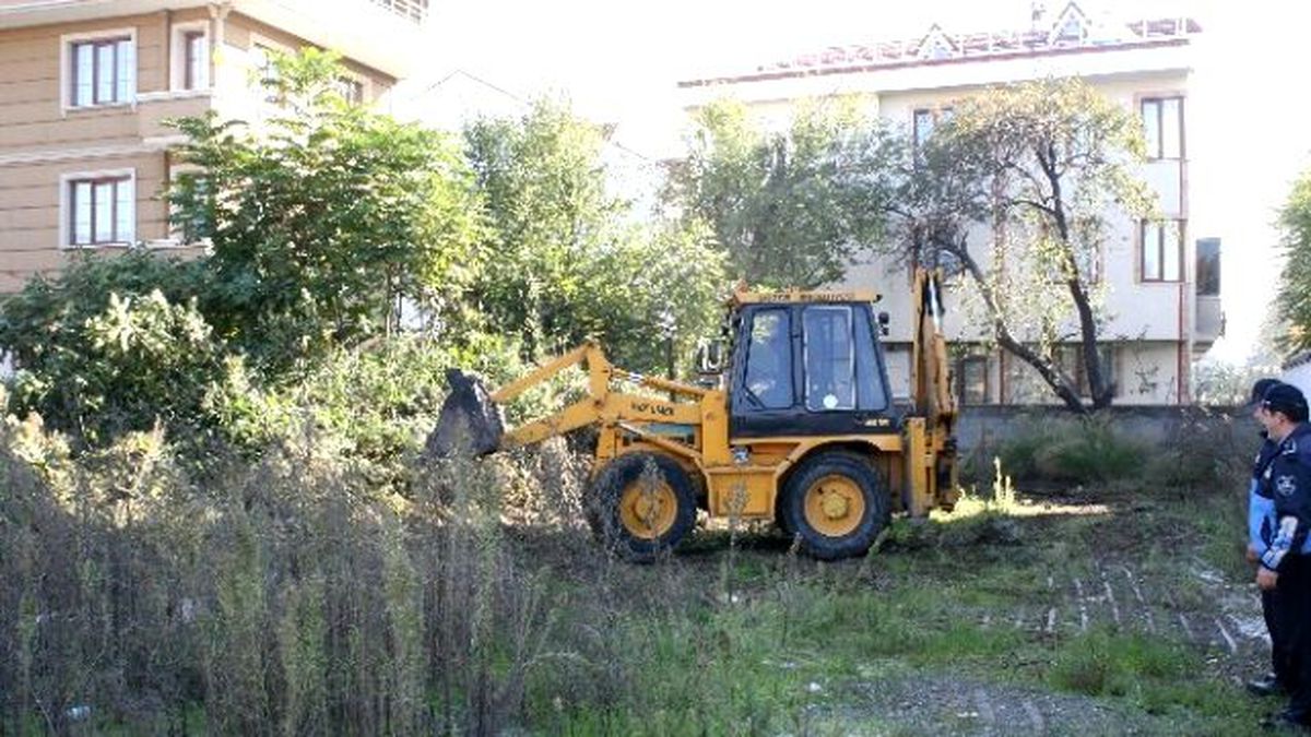 Düzce Belediyesi Metruk Alanları Temizliyor