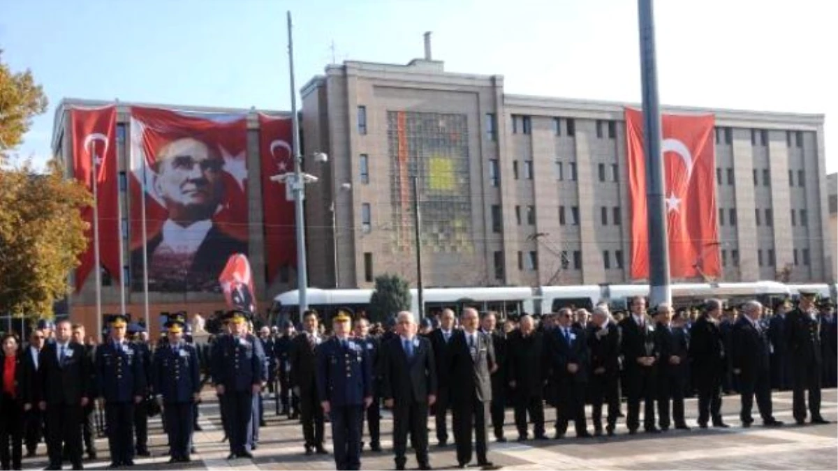 Eskişehir\'de Atatürk Törenle Anıldı