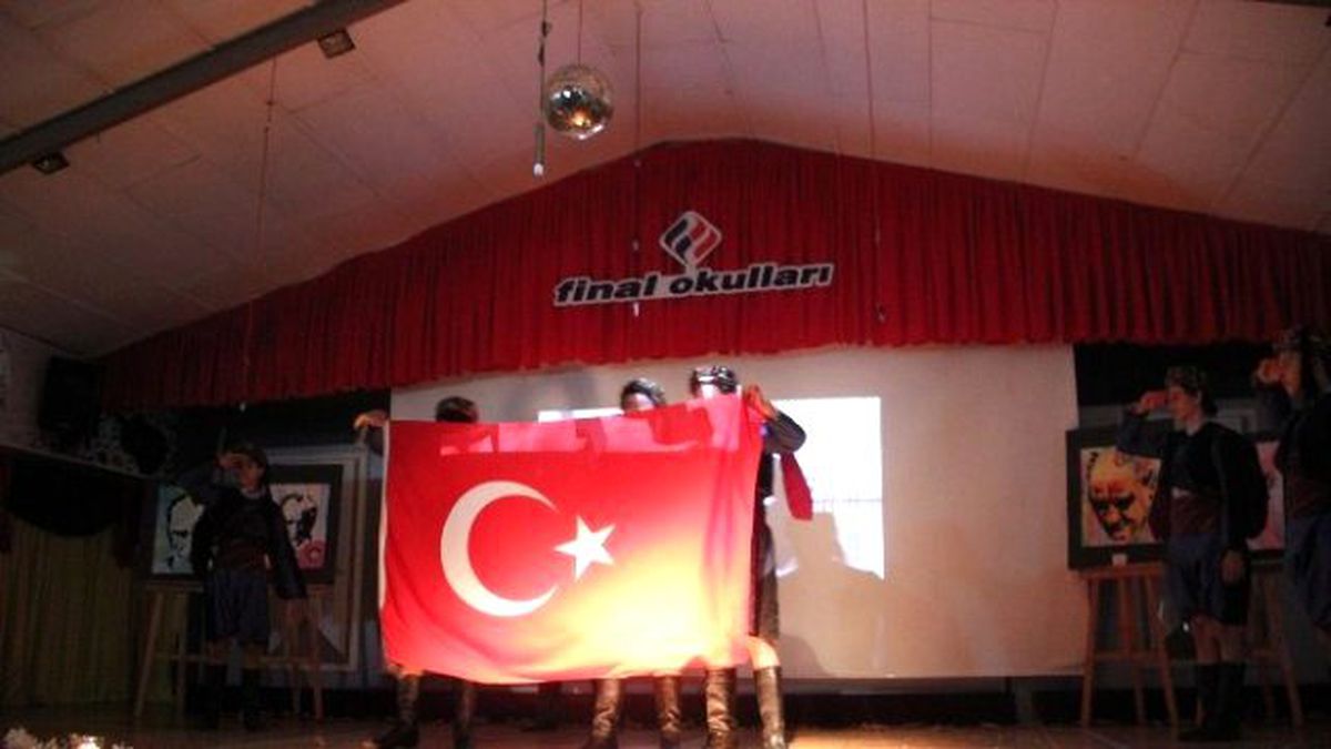 Final Okulları Atatürk\'ü Andı
