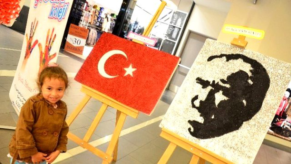 Forum Magnesia\'da Anaokulu Öğrencilerinden \'Atatürk\' Konulu Sergi