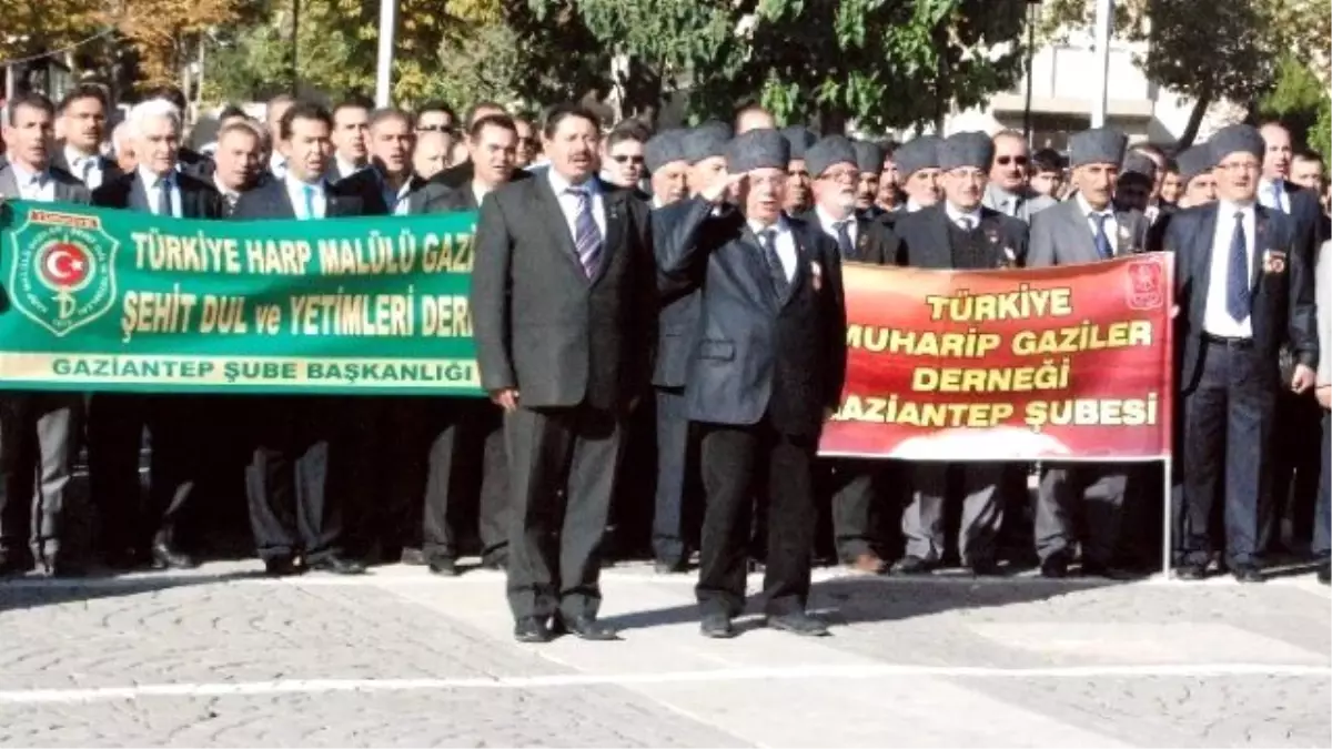 Gaziantep\'te 10 Kasım Atatürk\'ü Anma Töreni Kutlandı