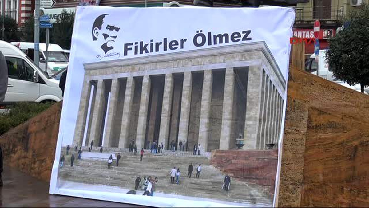 Giresunlular Anıtkabir Maketi Önünde Saygı Duruşunda Bulundu