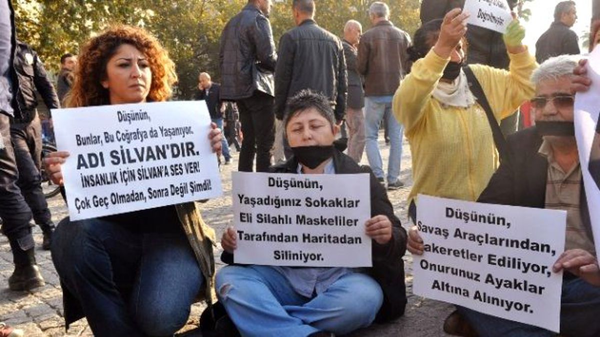 Silvan\'daki Yasağı Protesto Etmek İsteyen HDP\'liler Gözaltına Alındı