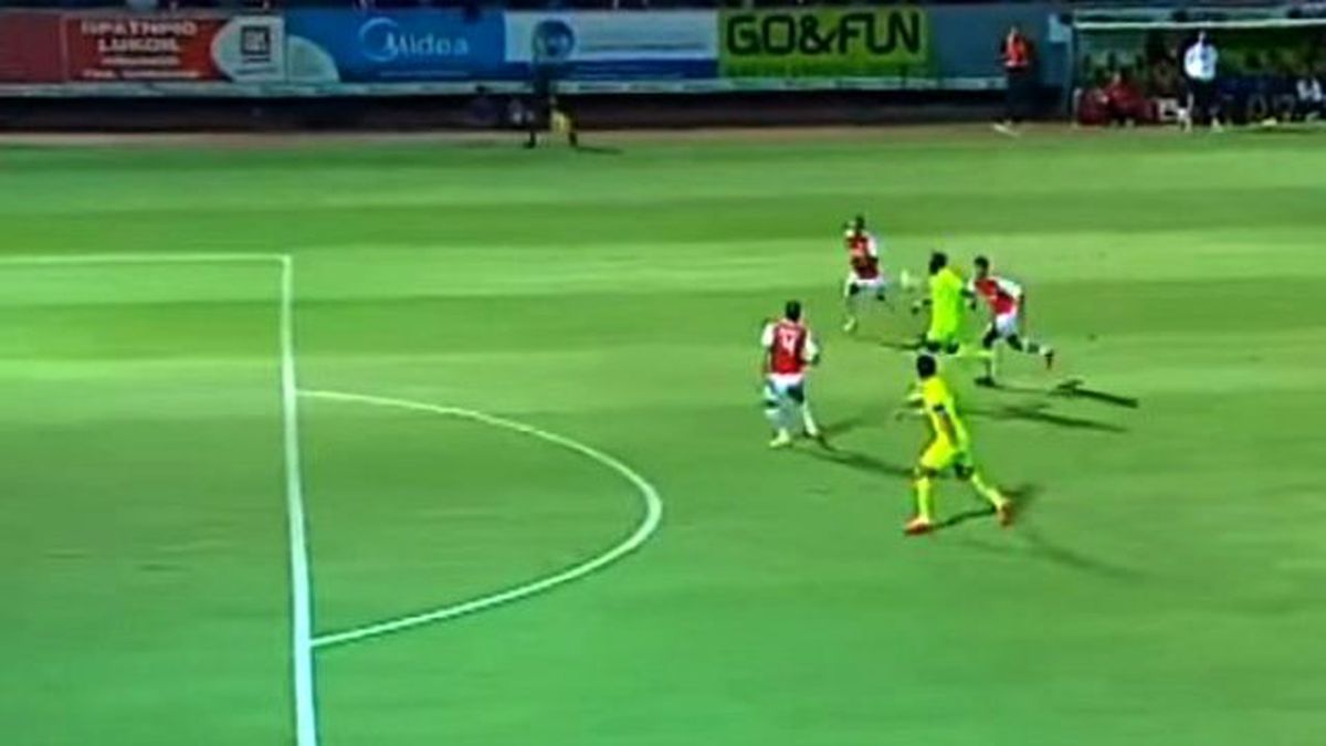 Golcü Dediğin Böyle Olur! Kralı Gelse Atamaz