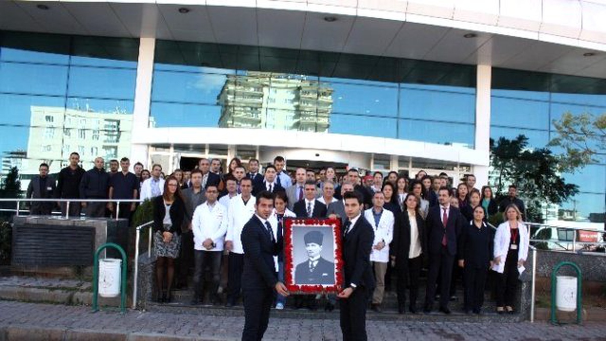 Medical Park\'ta 10 Kasım Atatürk\'ü Anma Töreni Düzenlendi