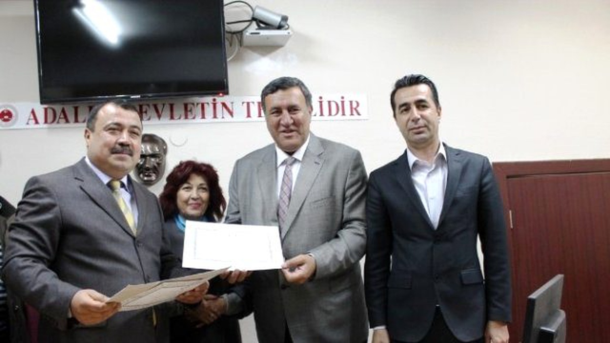 Ömer Fethi Gürer Mazbatasını Aldı