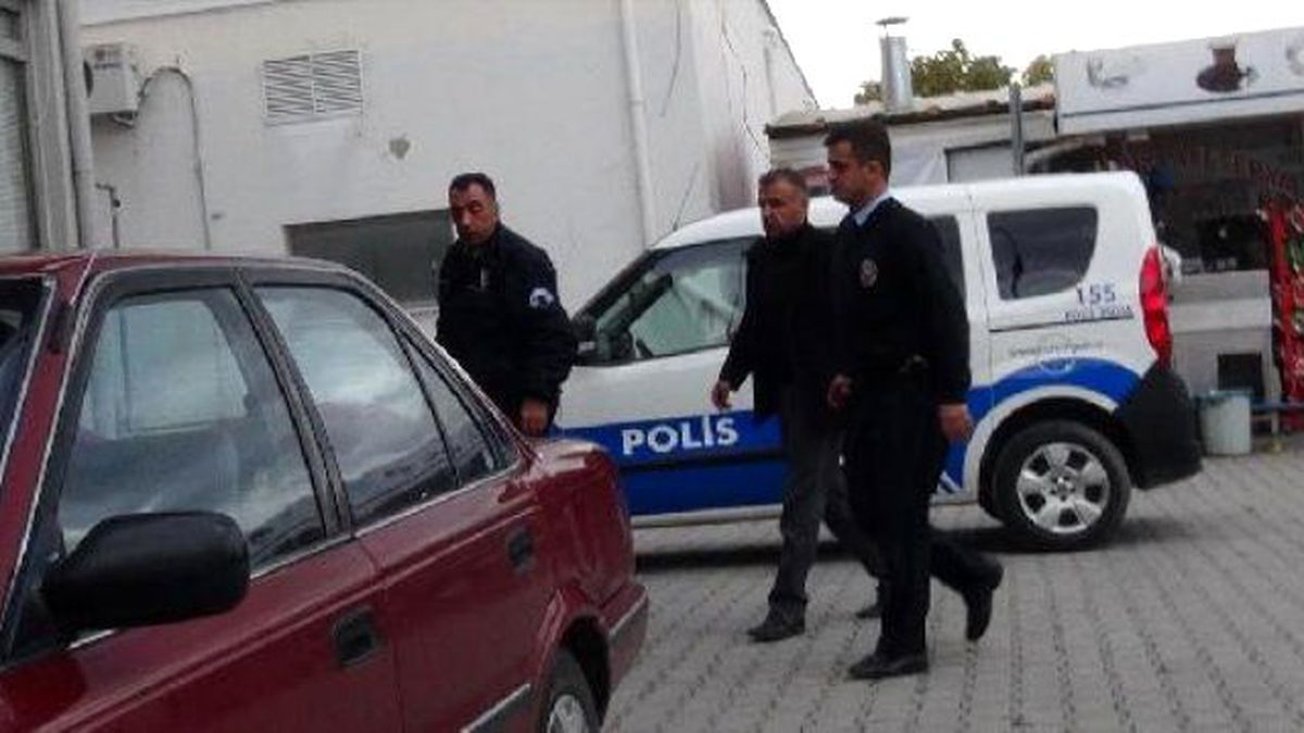 Polis Memuru, Tartıştığı Başhekimi Tabancayla Yaraladı
