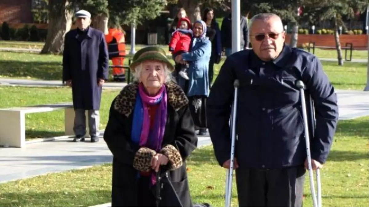 Bolu\'da Sirenler Çaldı, Hayat Durdu