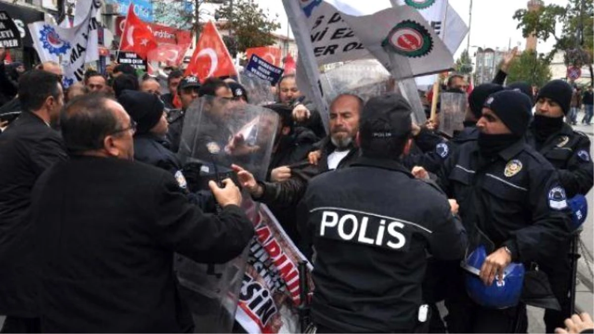Sivas\'ta Protestocu İşçilerle Polis Arasında Arbede