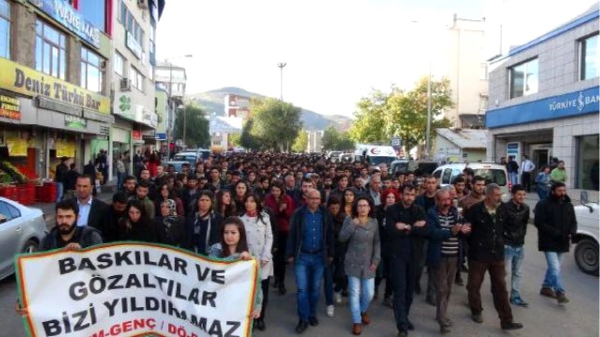 Tunceli\'de Gözaltına Alınan 8 Öğrenci için Yürüyüş Düzenlendi