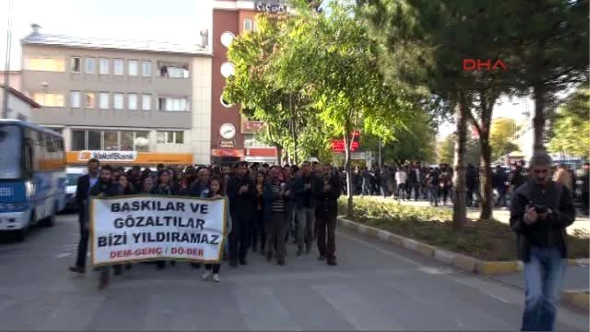 Tunceli\'de 8 Öğrencinin Gözaltına Alınması Protesto Edildi