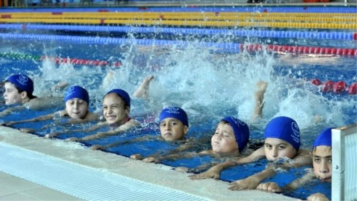 Yaz Spor Okullarında Çocuklar Havuzu Tercih Etti