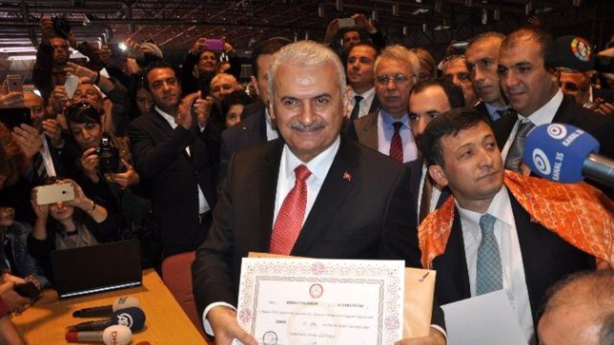 AK Parti İzmir Milletvekilleri Mazbatalarını Aldı