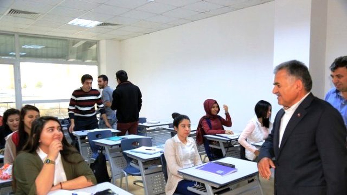 Başkan Dr. Memduh Büyükkılıç Tınaztepe Sosyal ve Spor Tesislerinde Ygs-lys Öğrencileri İle