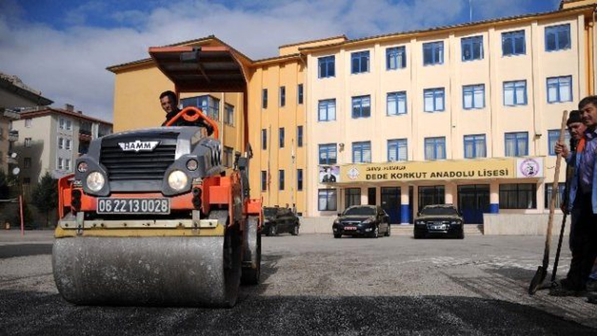 Belediyeden Kurumlara Destek Sürüyor
