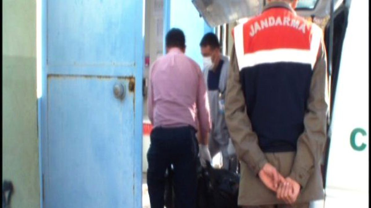 Boğulan Mültecilerin Cesetleri Ayvacık Devlet Hastanesi Morguna Getirildi