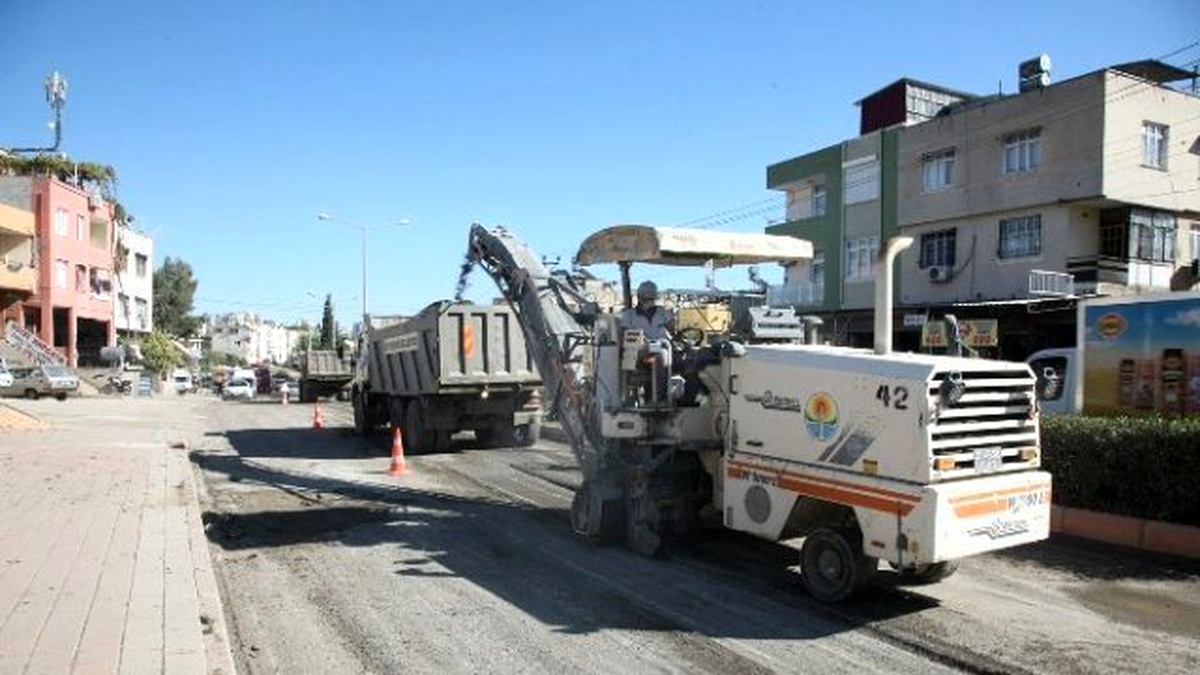 Büyükşehir Asfalt Çalışmalarını Sürdürüyor
