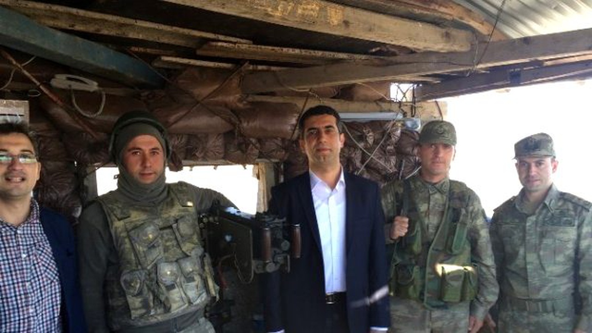 Çemişgezek Kaymakamı Kazez Asker ve Korucu Mevzilerini Gezdi