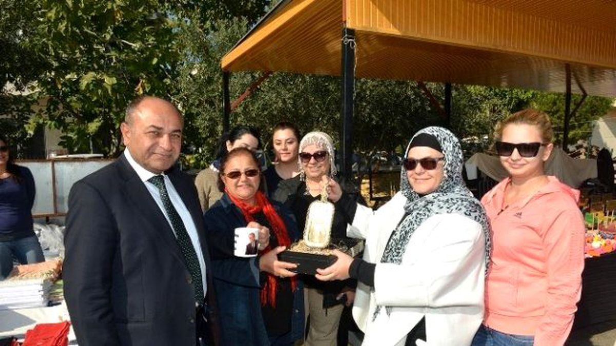 Çiğli\'nin İlk Sosyete Pazarı Açıldı