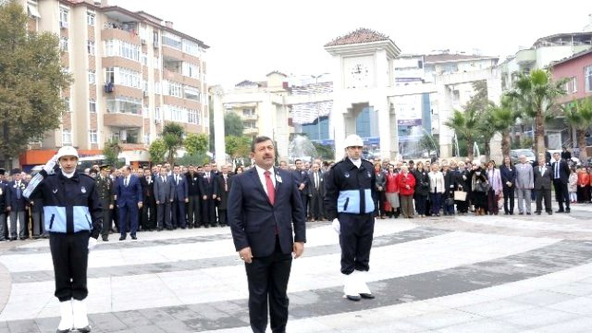 Darıca da Anma Törenlerine Katılım Yoğun Oldu