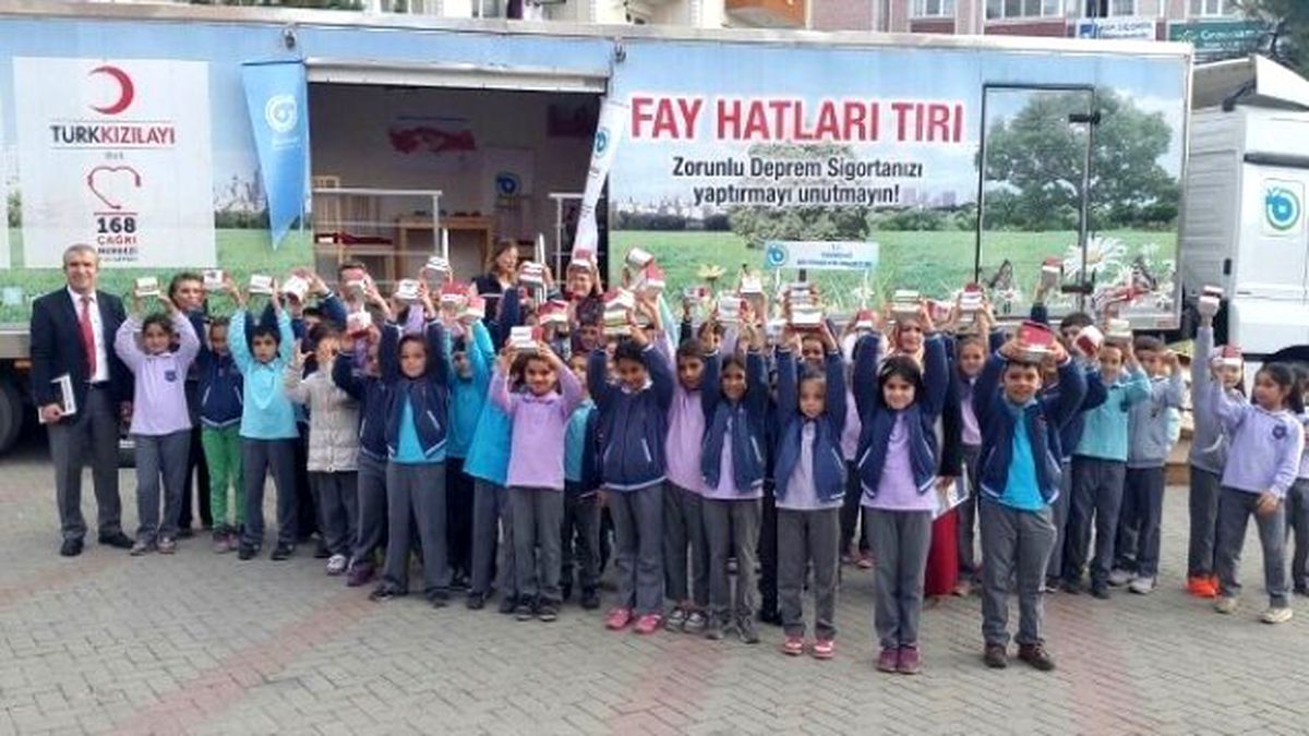 Deprem Simülasyon Tırı Tekirdağ\'ın İlçelerinde