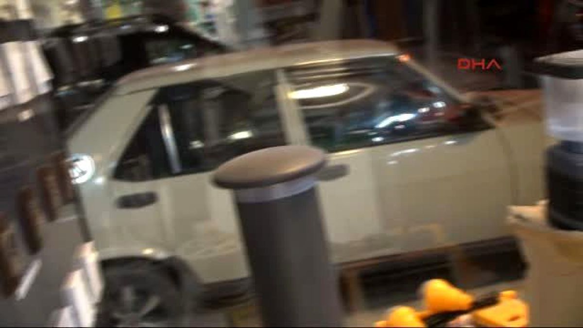 Elazığ Bıçakla Kendini Yaraladı, Tüfekle Rastgele Ateş Açtı