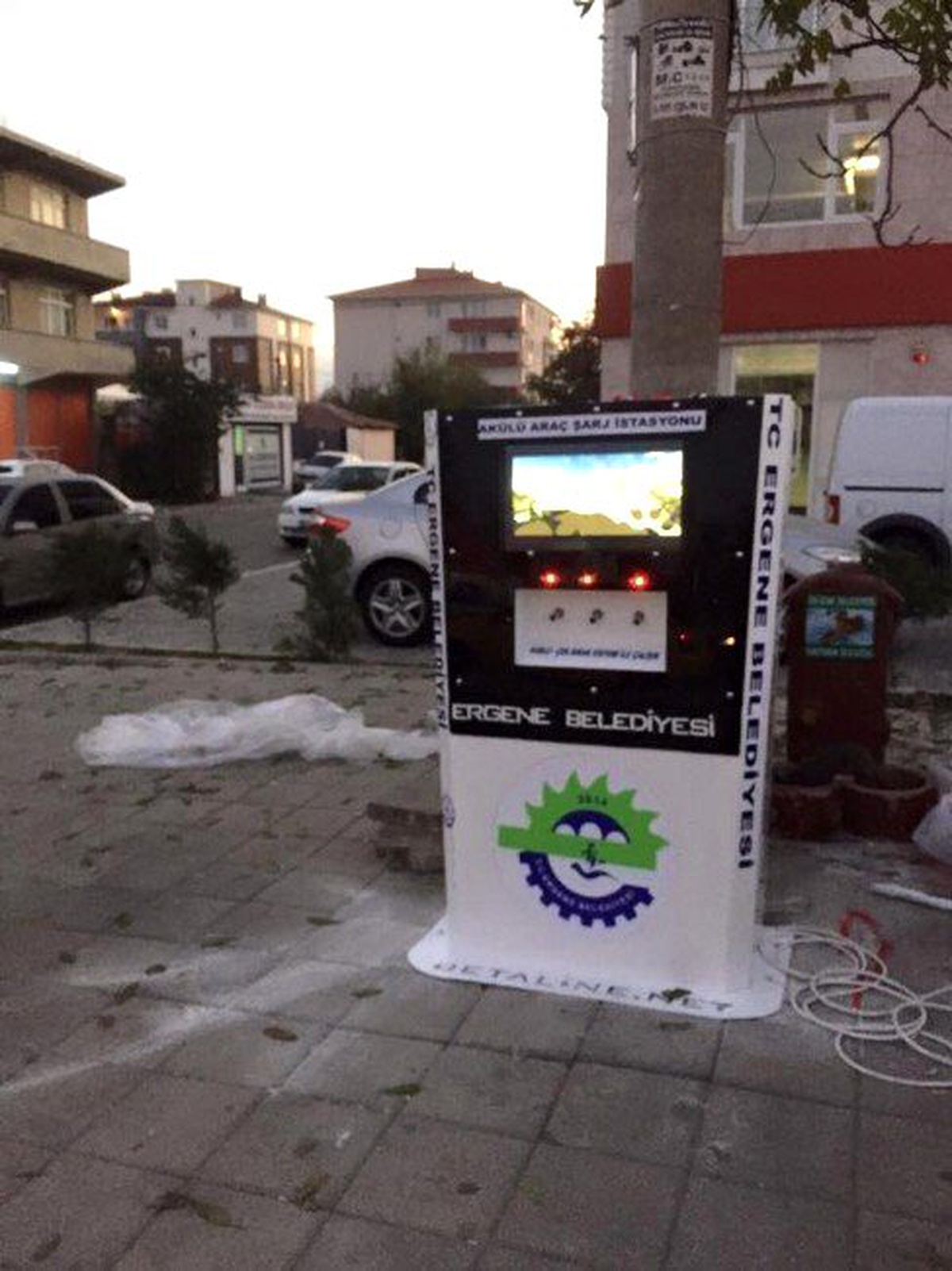 Ergene\'de Akülü Araç Sarj İstasyonu Kuruldu