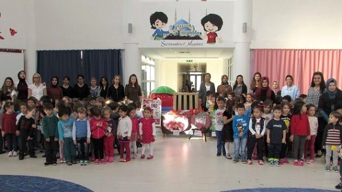 Esogü\'lü Minikler de Atatürk\'ü Andı