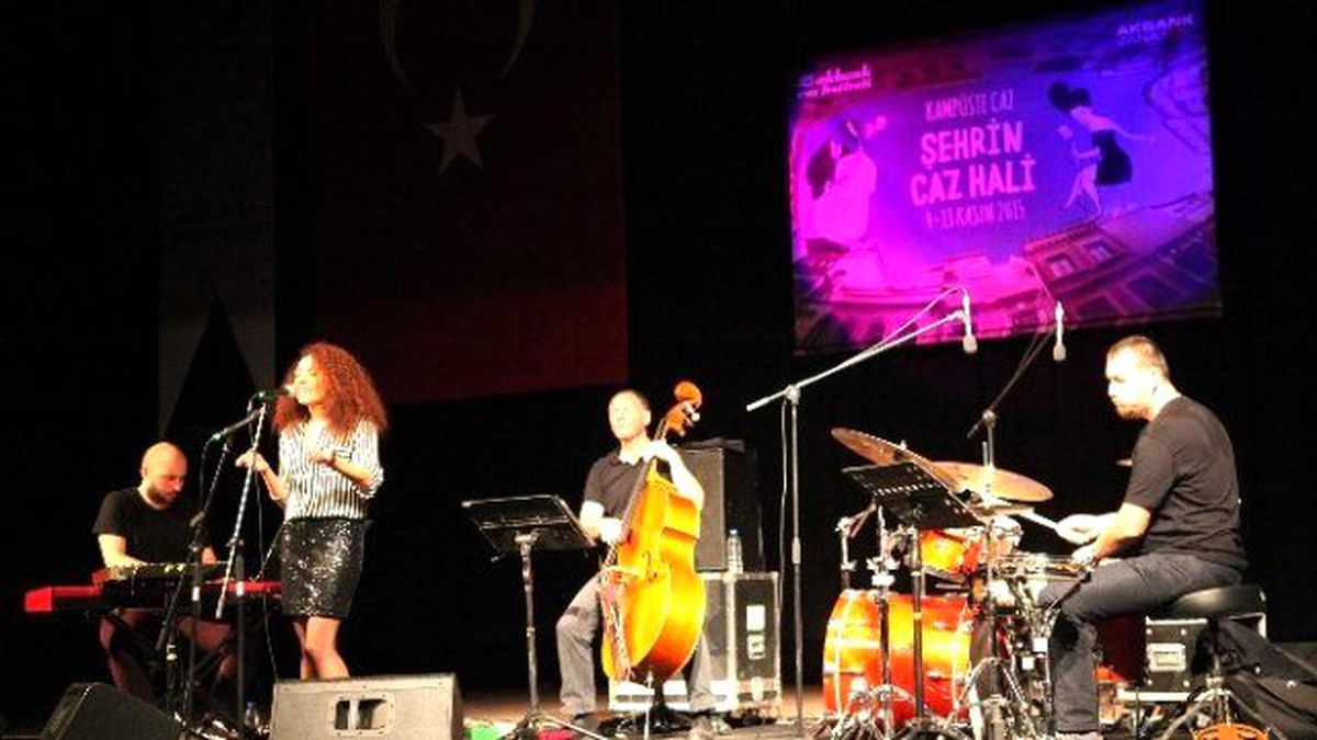 Gaün\'de Unutulmaz Caz Konseri