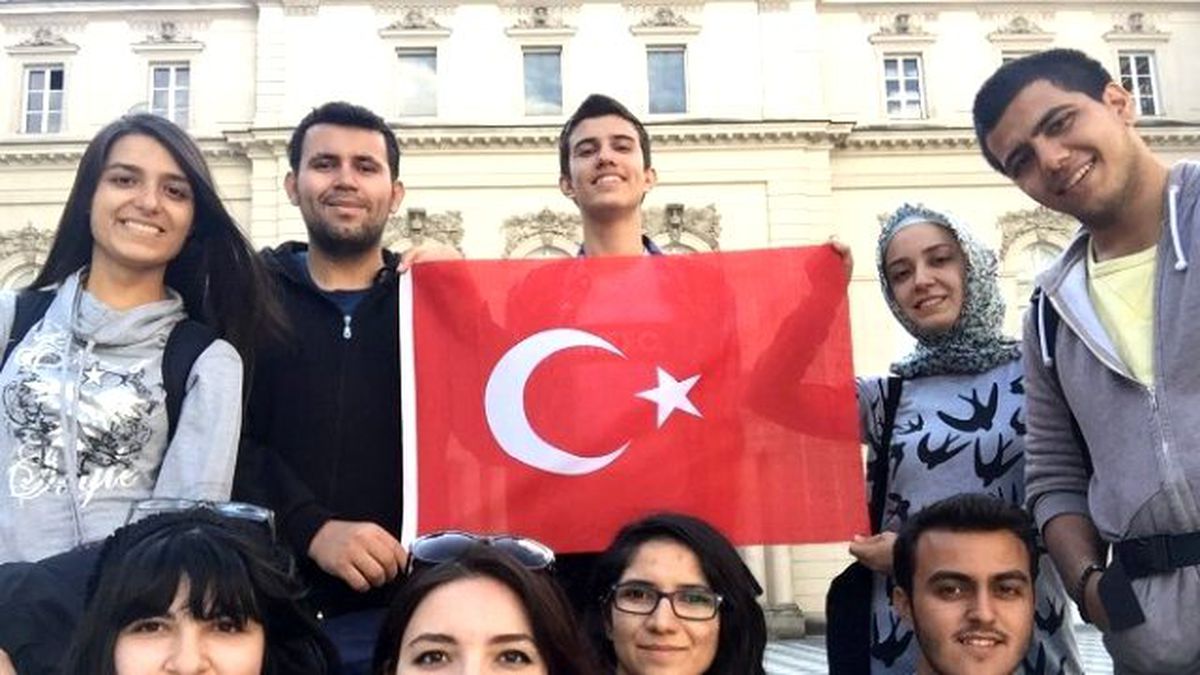 Gençlik Meclisi Almanya\'da Türkiye\'yi Tanıttı