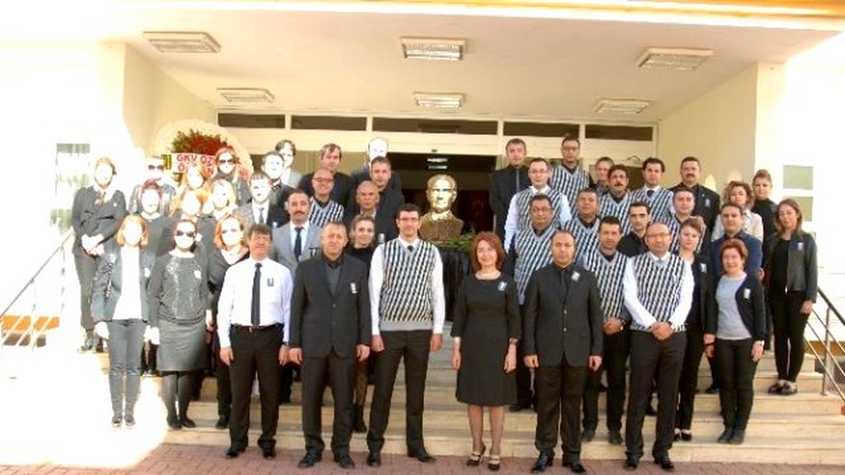 Gkv\'li Öğretmenlerin Atatürk Sevgisi Hırkalara Yansıdı