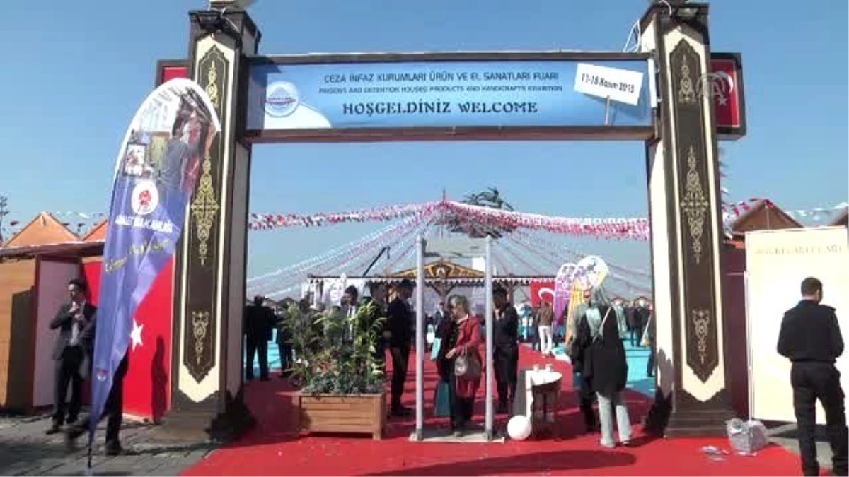 İzmir İşyurtları Ürün ve El Sanatları Fuarı Açıldı
