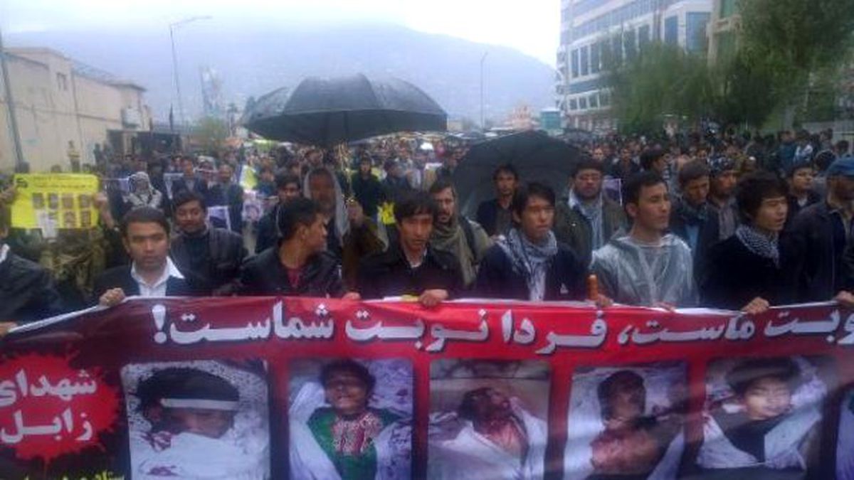 Kabil\'de Binlerce Kişi Işid ve Taliban\'ı Protesto Ediyor