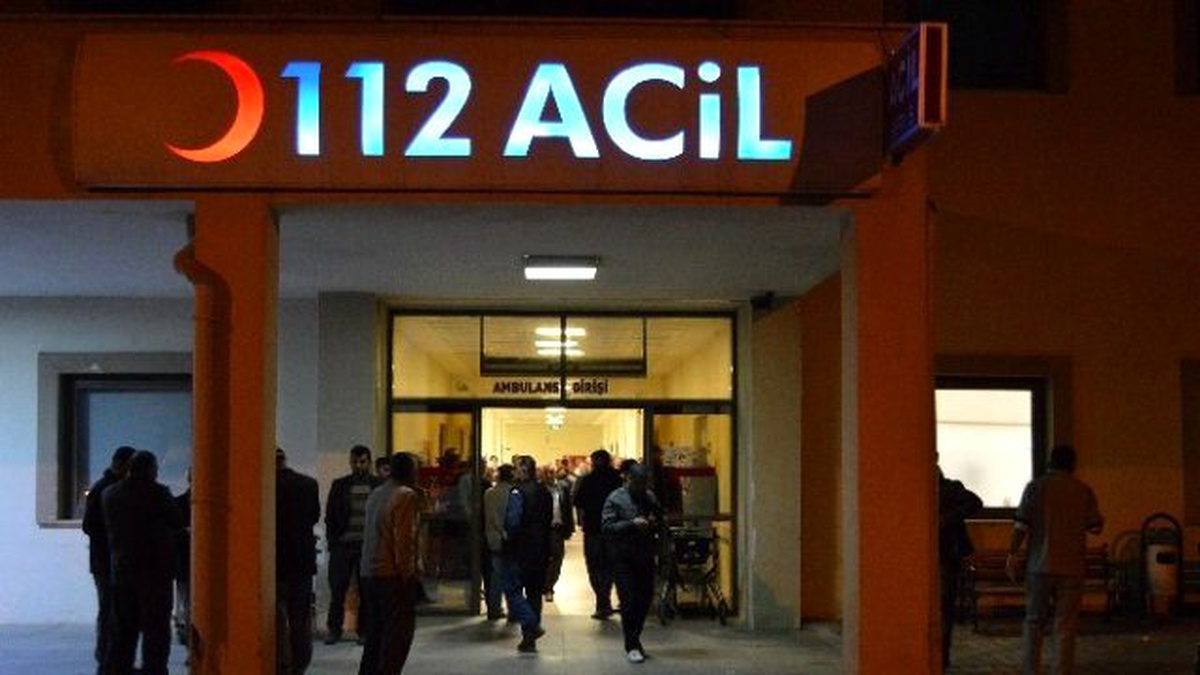 Kamyon ile Otomobil Kafa Kafaya Çarpıştı: 1 Ölü, 3 Yaralı